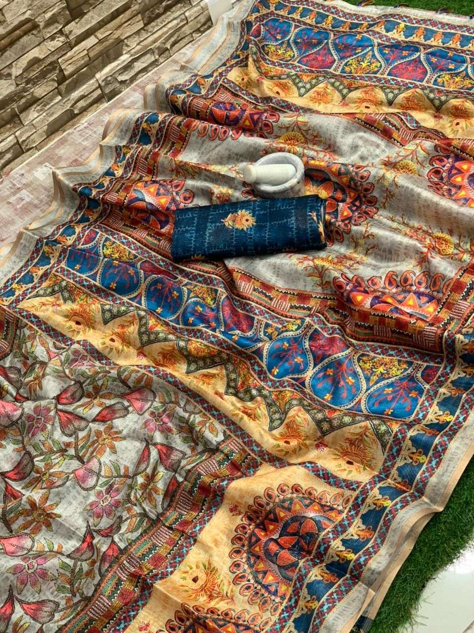 shreyans fashion pithora silk fancy soft cotton silk saree seller