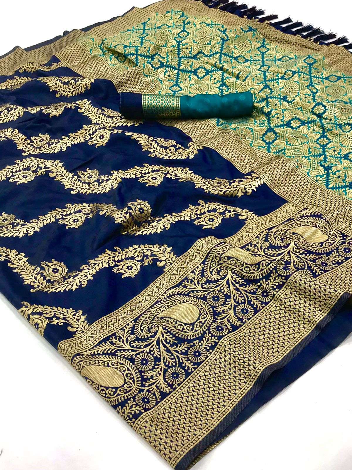 maharani soft silk weaving with lehariya zari sarees 